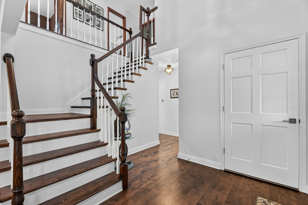 10521 Grandview Drive - Photo 2