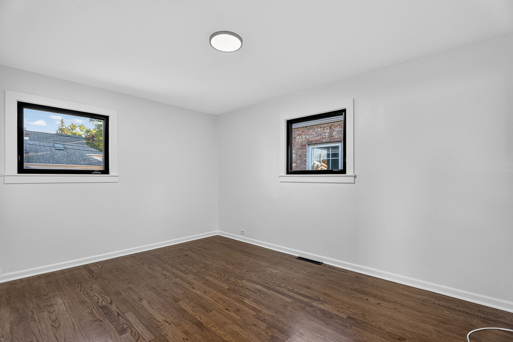 1622 Dempster Street - Photo 14
