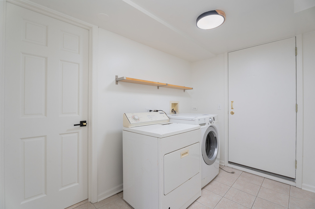 1622 Dempster Street - Photo 26