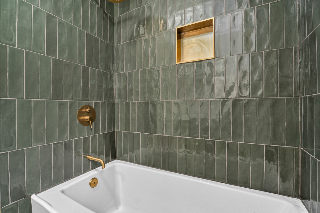1622 Dempster Street - Photo 18