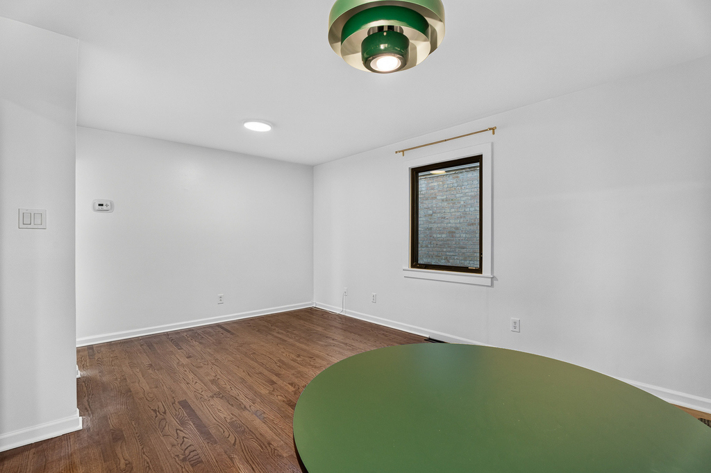 1622 Dempster Street - Photo 8