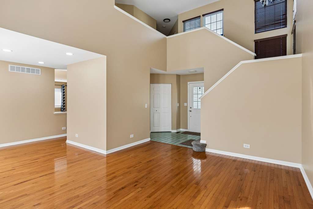 2504 Fairbanks Court - Photo 3