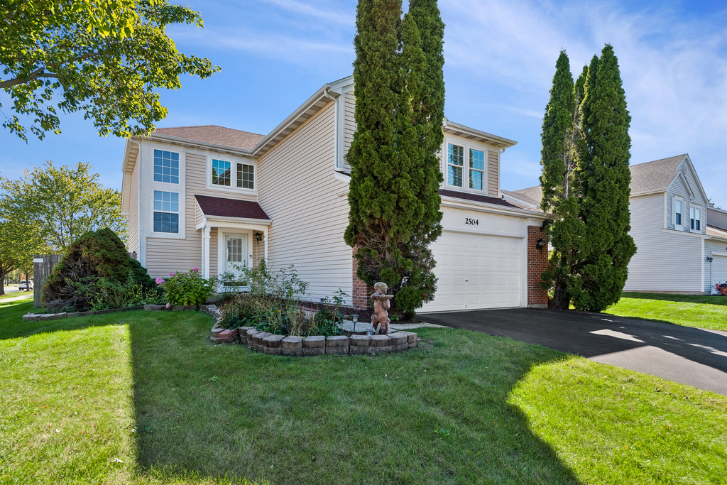 2504 Fairbanks Court - Photo 0