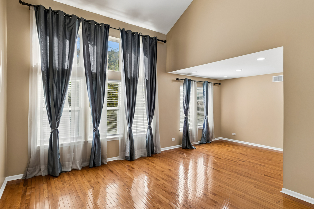 2504 Fairbanks Court - Photo 4