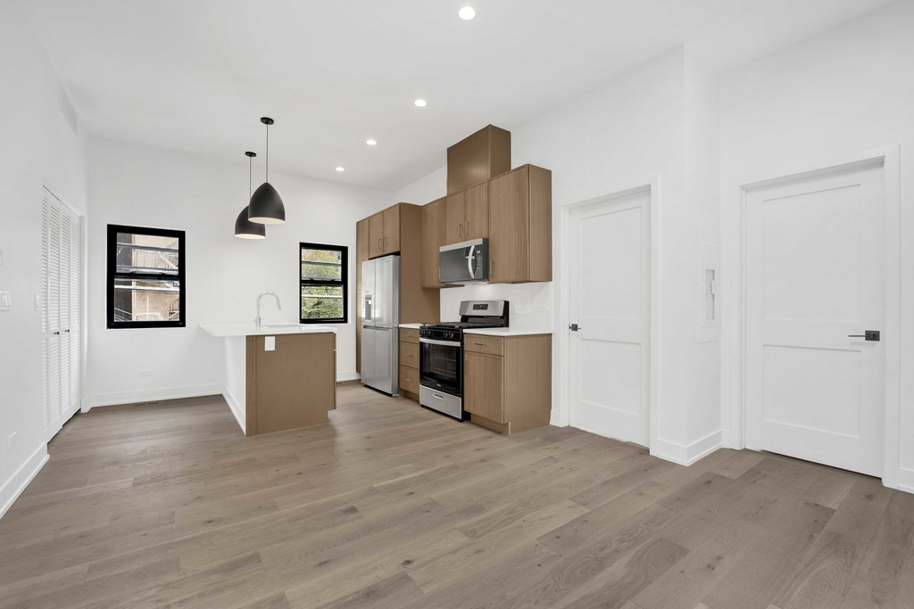 3641 N Wilton Avenue - Photo 5
