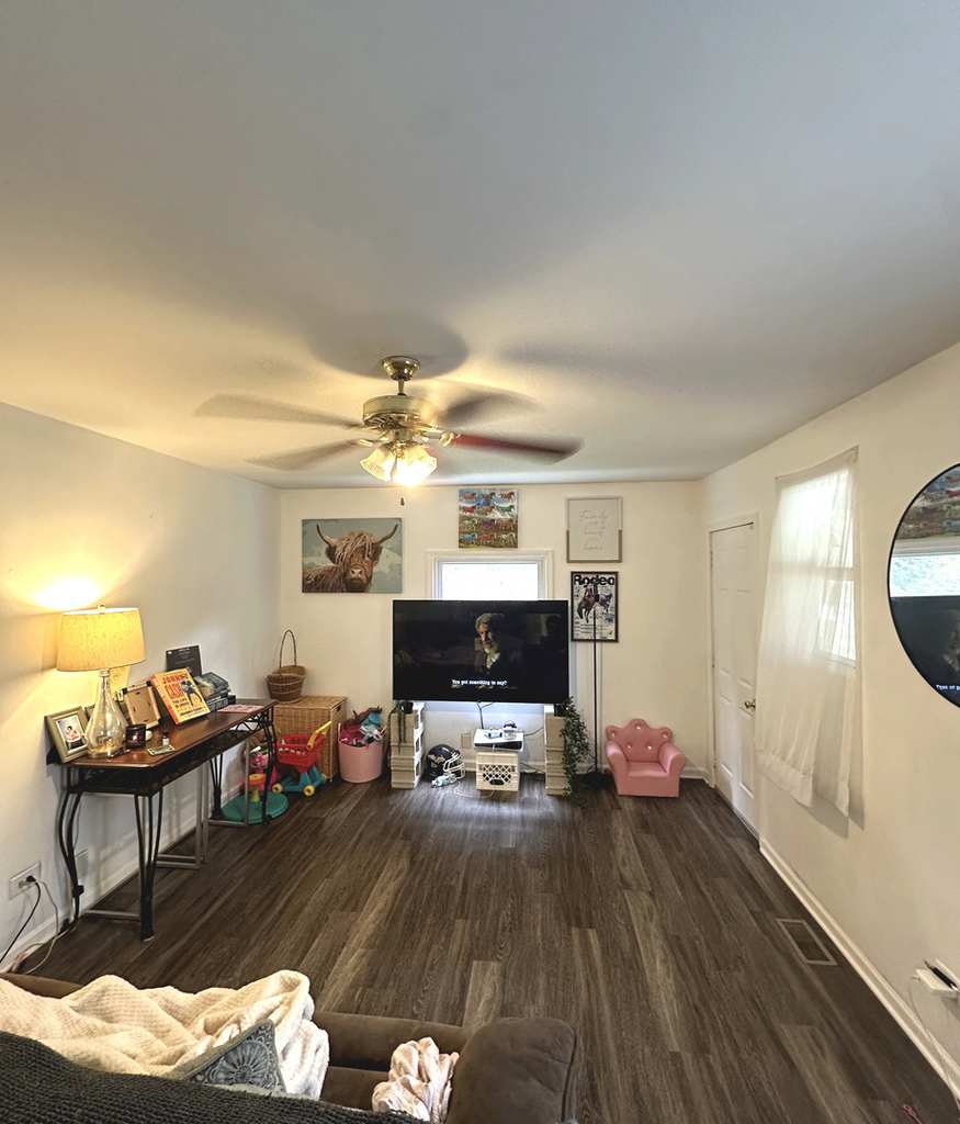 18017 Sayre Avenue - Photo 9