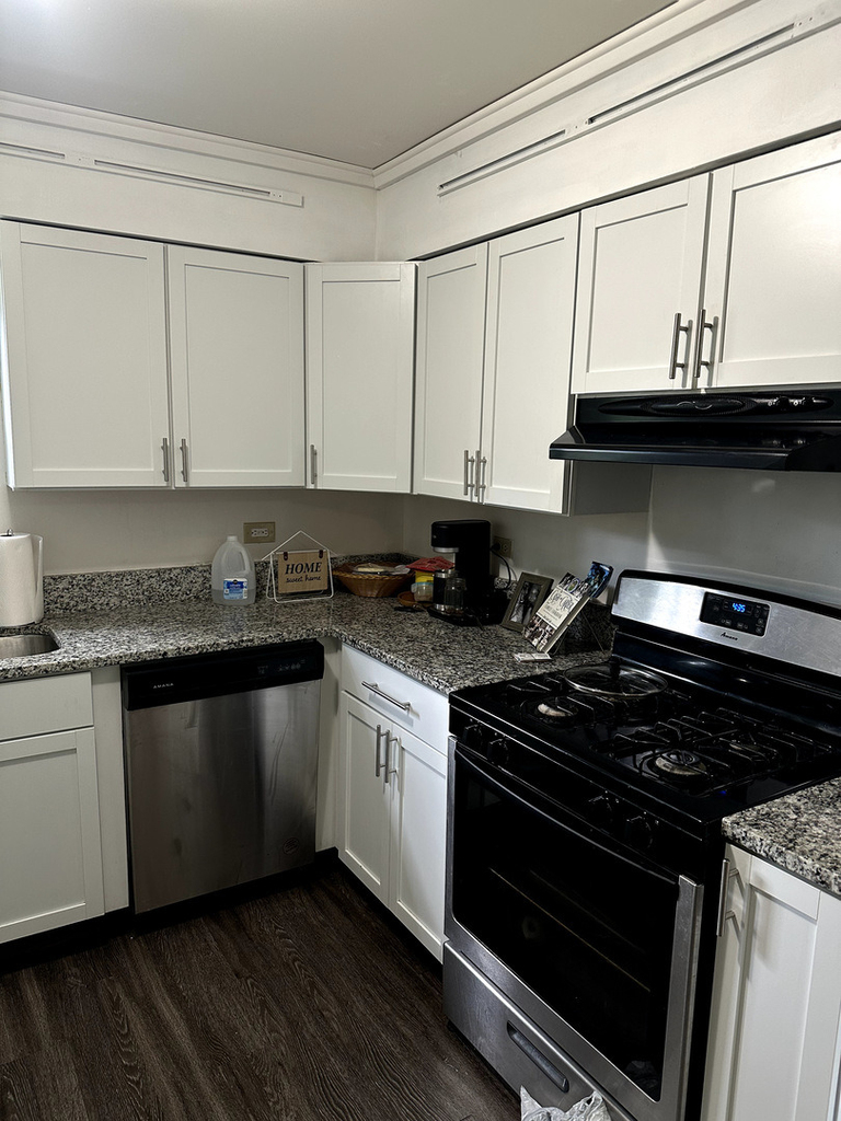 18017 Sayre Avenue - Photo 2