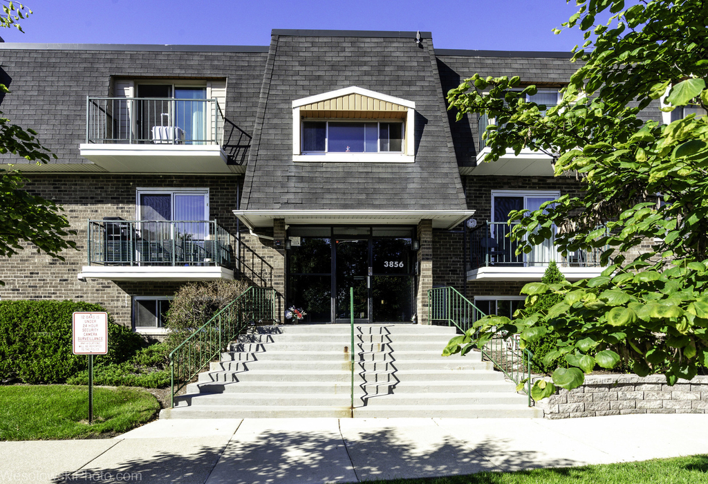3856 S Parkway Drive - Photo 0