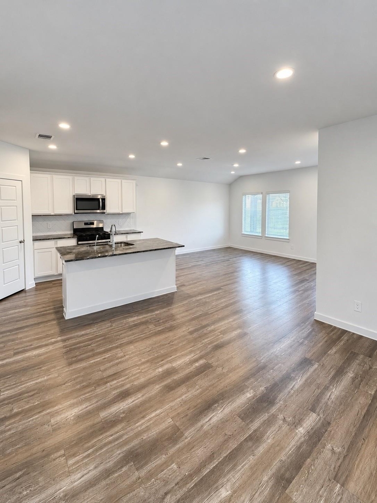 8707 Anacua Drive - Photo 3