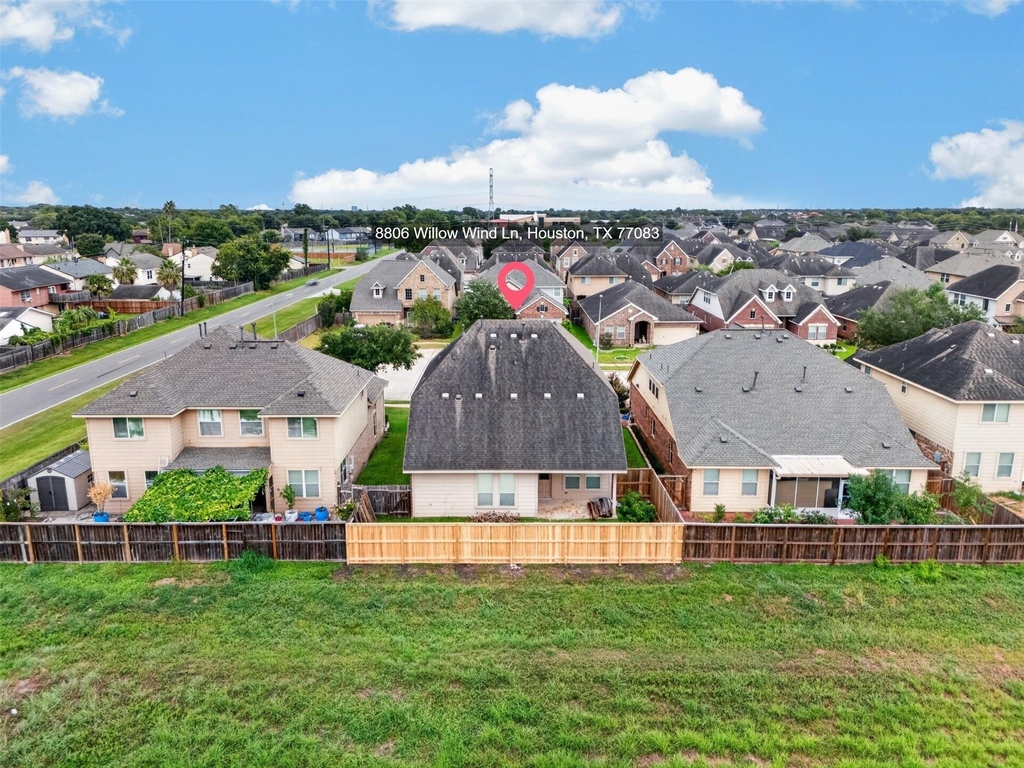 8806 Willow Wind Lane - Photo 11