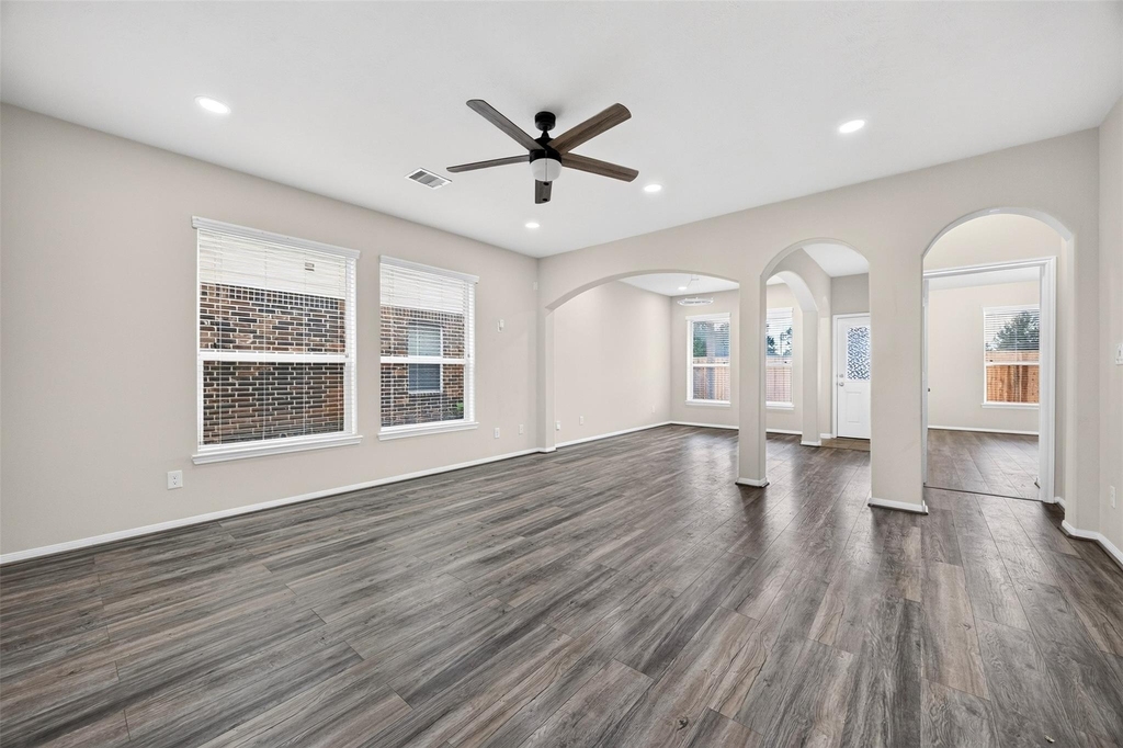 8806 Willow Wind Lane - Photo 15