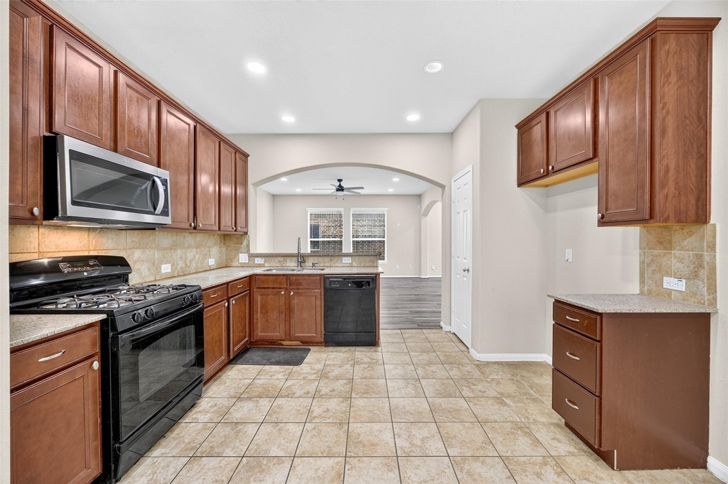 8806 Willow Wind Lane - Photo 19