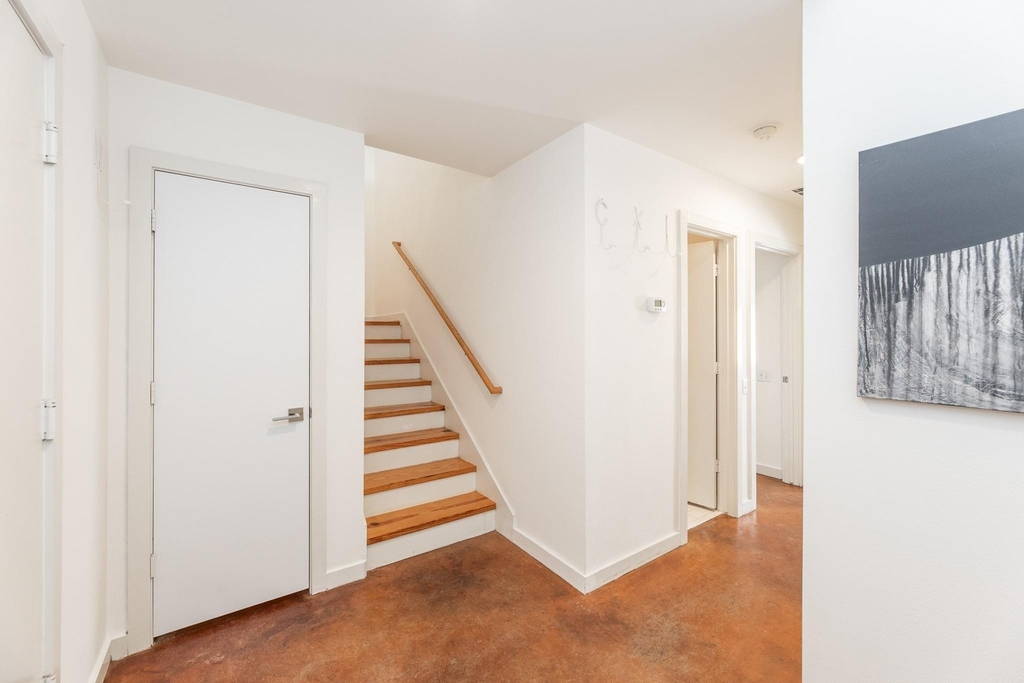 2714 Chenevert Street - Photo 7