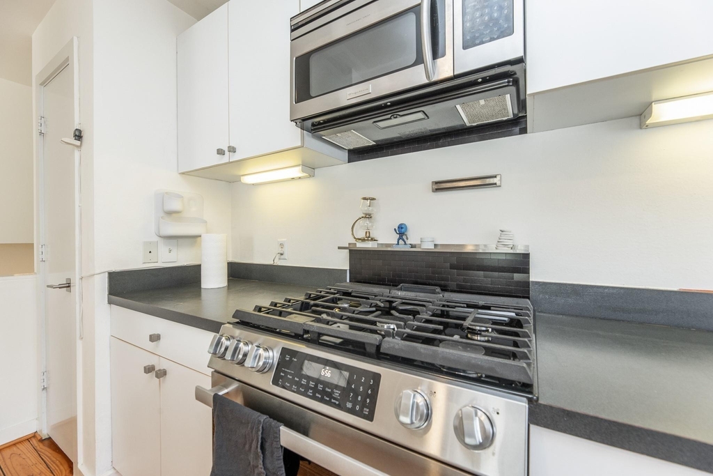 2714 Chenevert Street - Photo 19