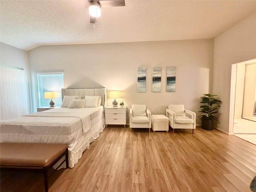 4615 Leicester Way - Photo 11