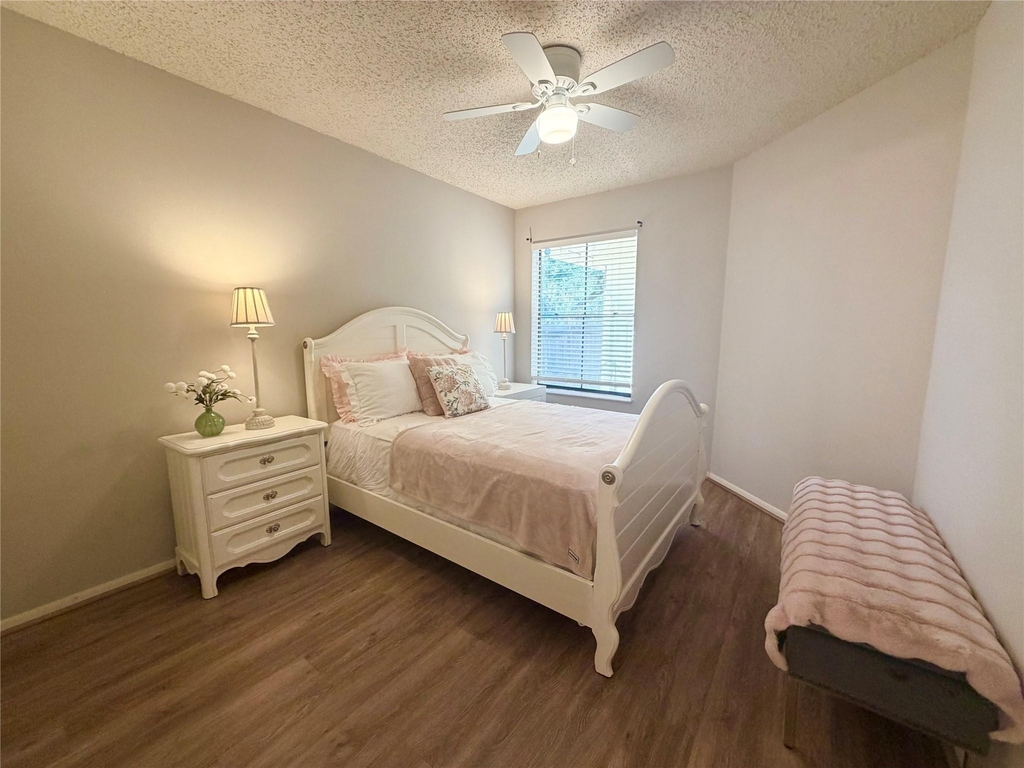 4615 Leicester Way - Photo 17