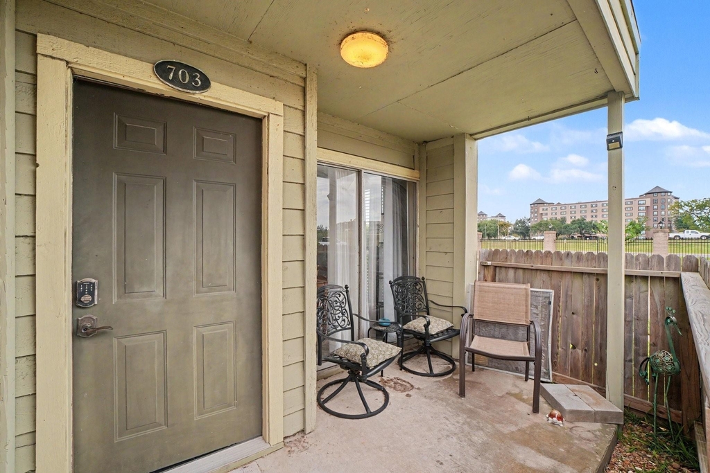 18800 Egret Bay Boulevard - Photo 2