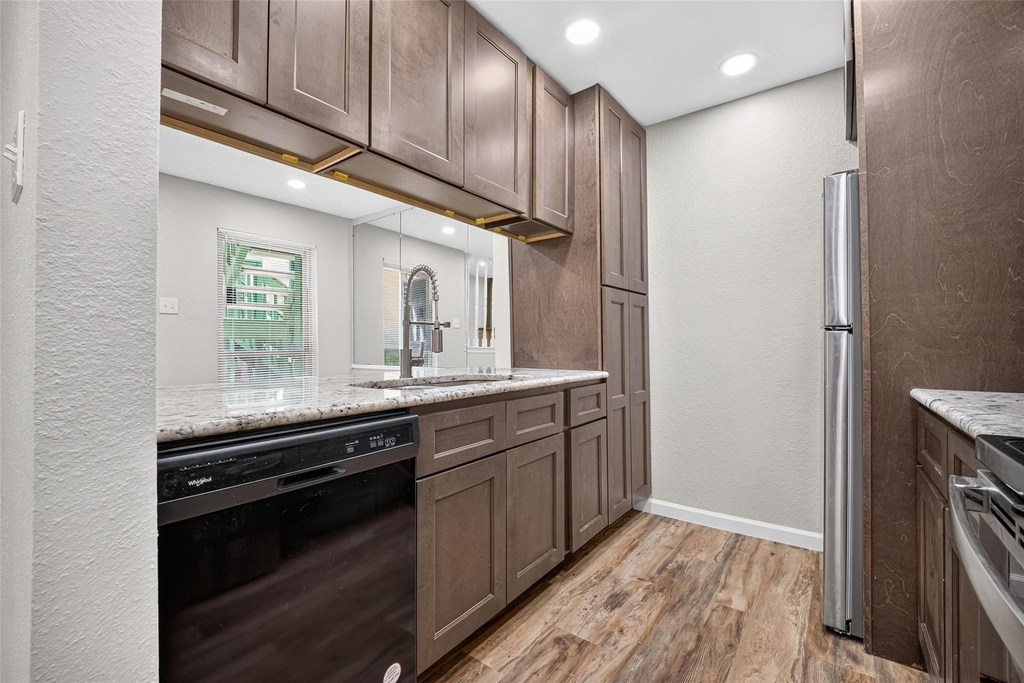 1516 Bay Area Boulevard - Photo 15