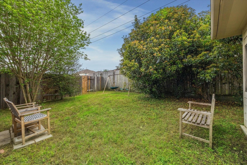 9842 Lynette Falls Drive - Photo 9
