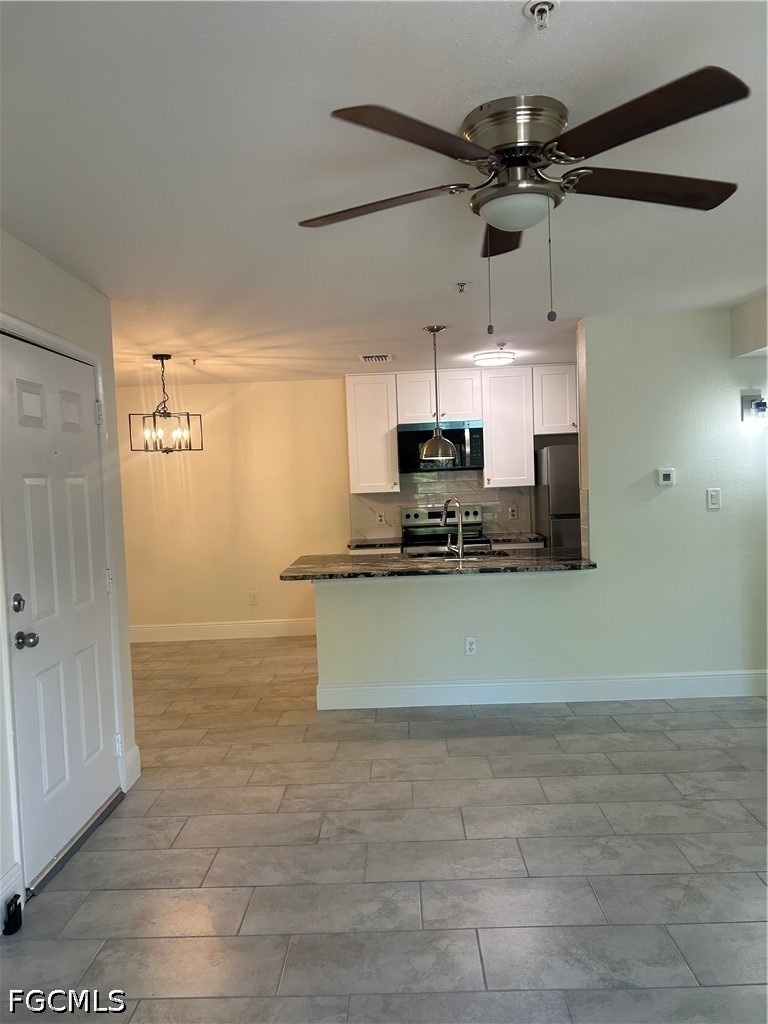 2875 Winkler Avenue - Photo 2