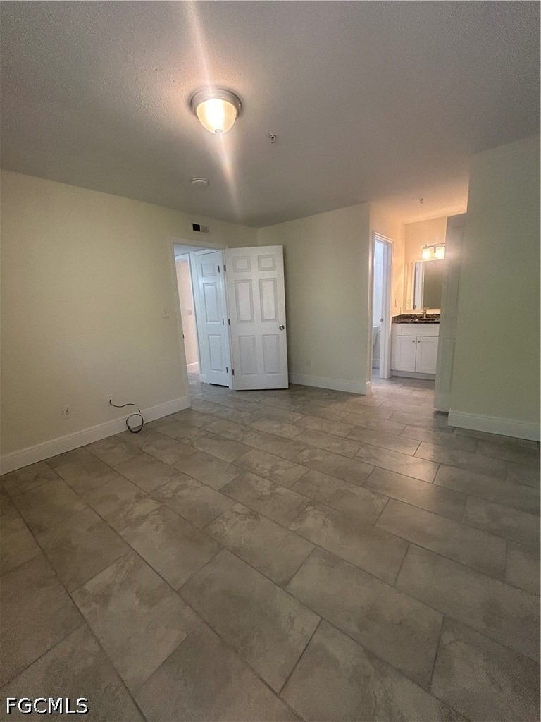 2875 Winkler Avenue - Photo 12
