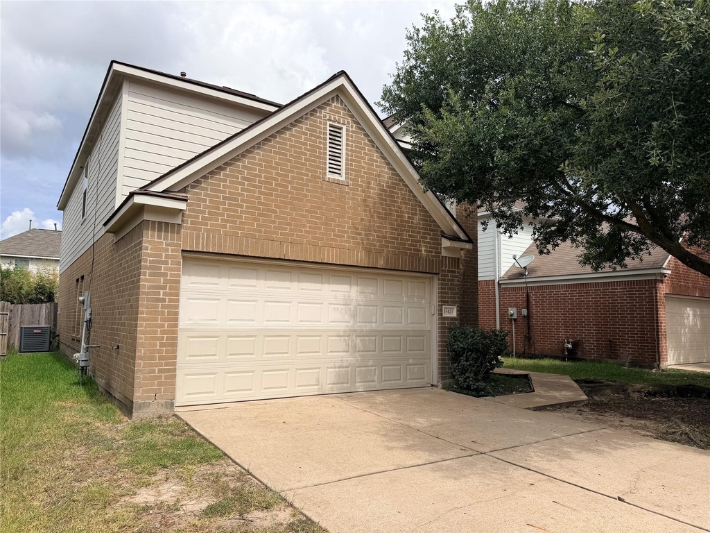 15423 Fir Woods Lane - Photo 2