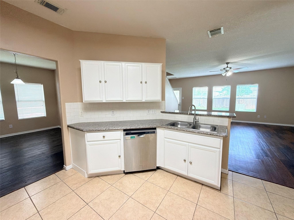 15423 Fir Woods Lane - Photo 12