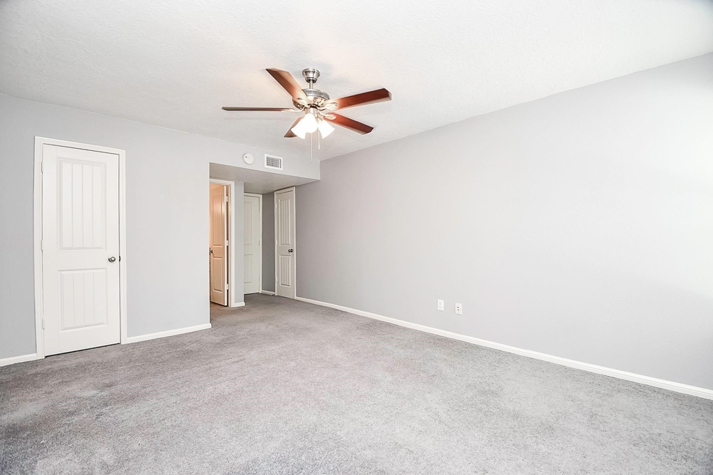 820 Threadneedle Street - Photo 19
