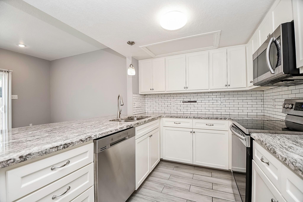 820 Threadneedle Street - Photo 3