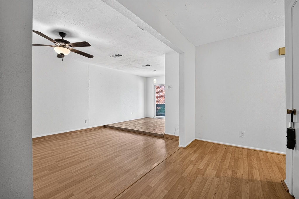 17104 Blackhawk Boulevard - Photo 6