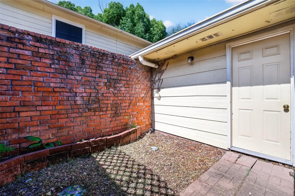 17104 Blackhawk Boulevard - Photo 34