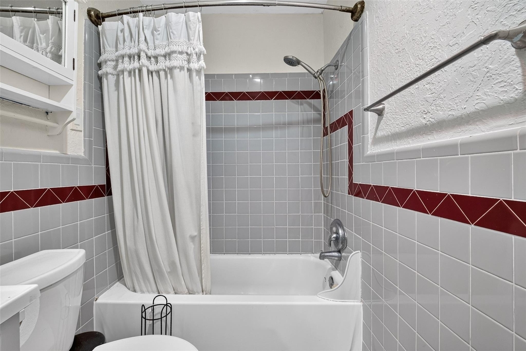 17104 Blackhawk Boulevard - Photo 21