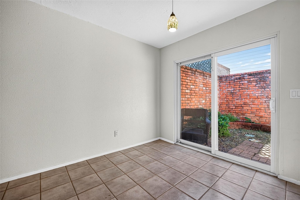 17104 Blackhawk Boulevard - Photo 14