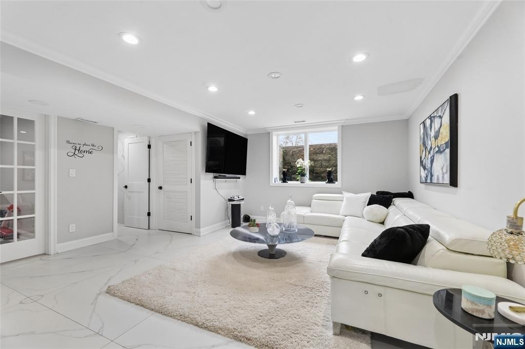 560 Van Emburgh - Photo 33