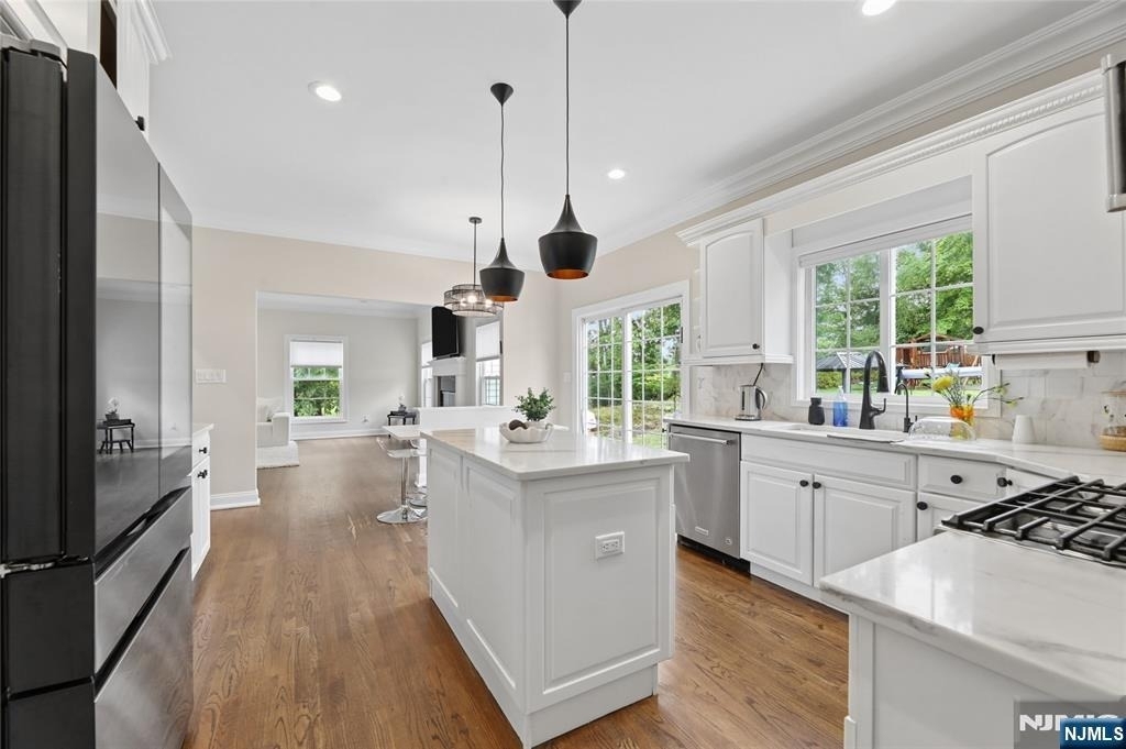 560 Van Emburgh - Photo 10