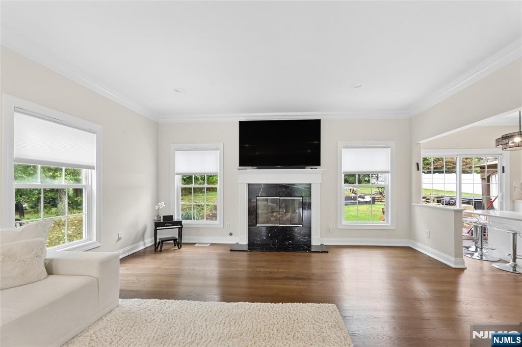 560 Van Emburgh - Photo 5