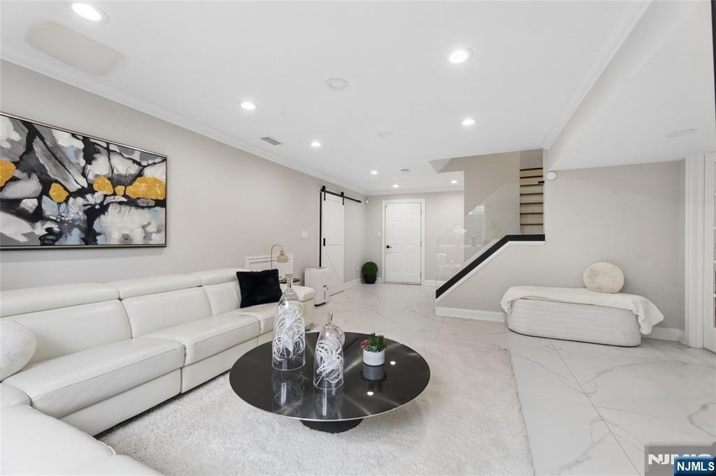 560 Van Emburgh - Photo 35
