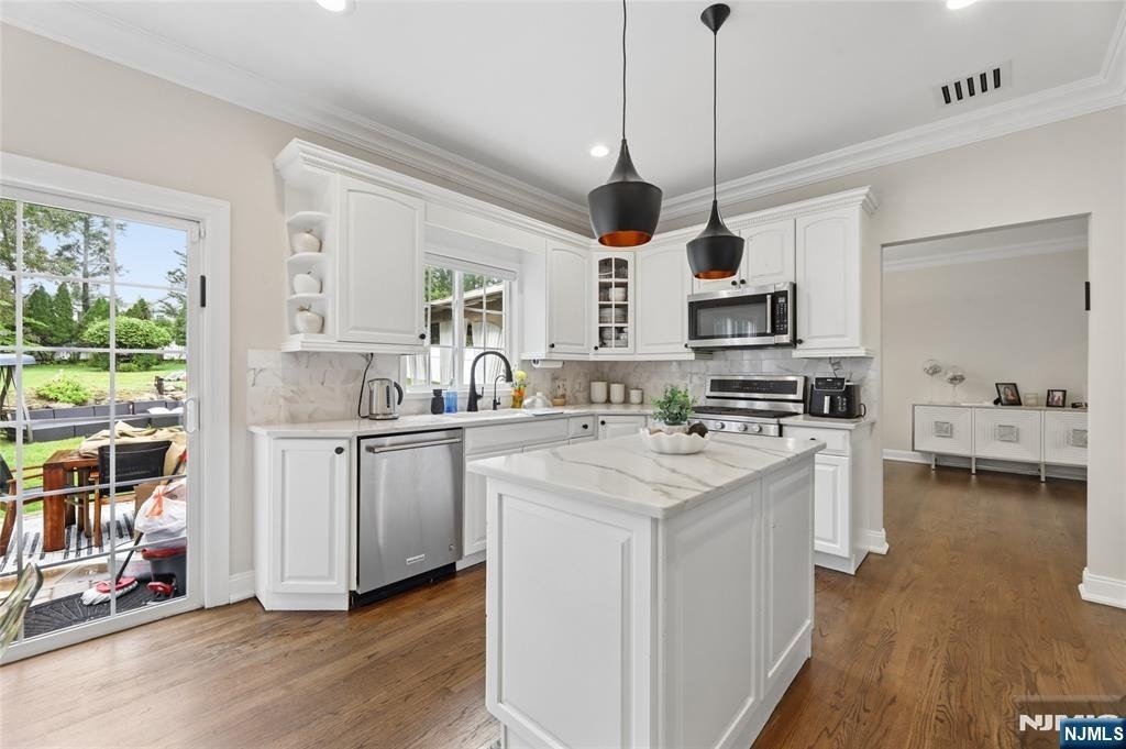 560 Van Emburgh - Photo 8