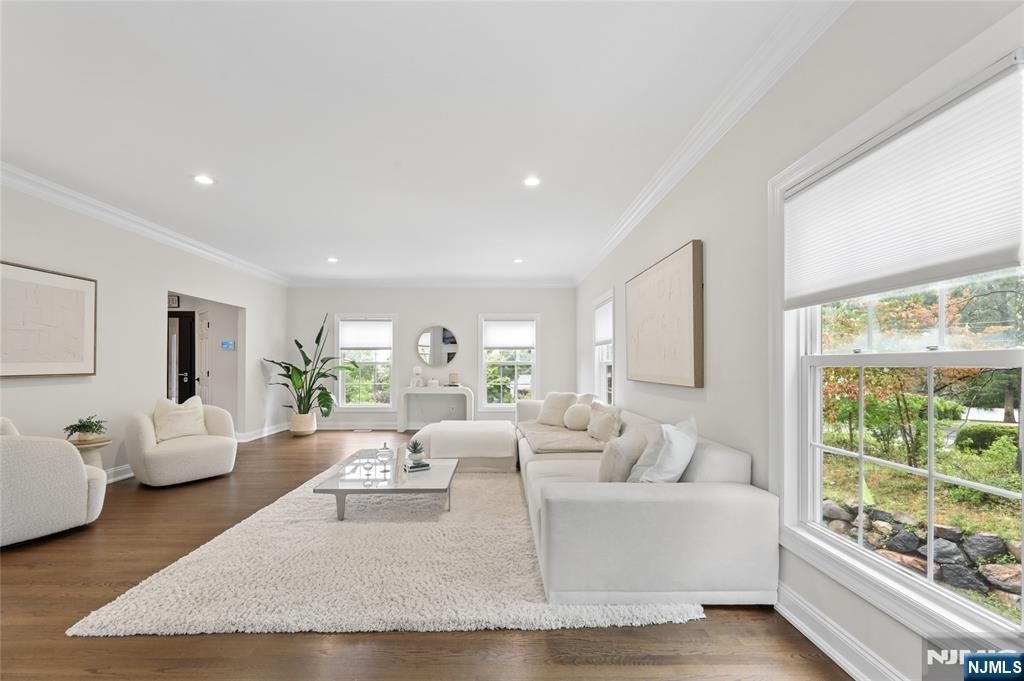 560 Van Emburgh - Photo 6