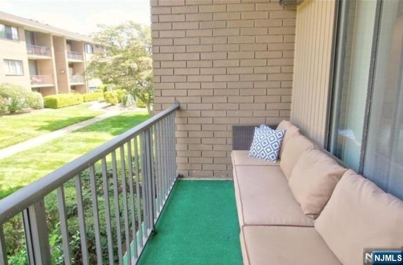464 Liberty - Photo 8
