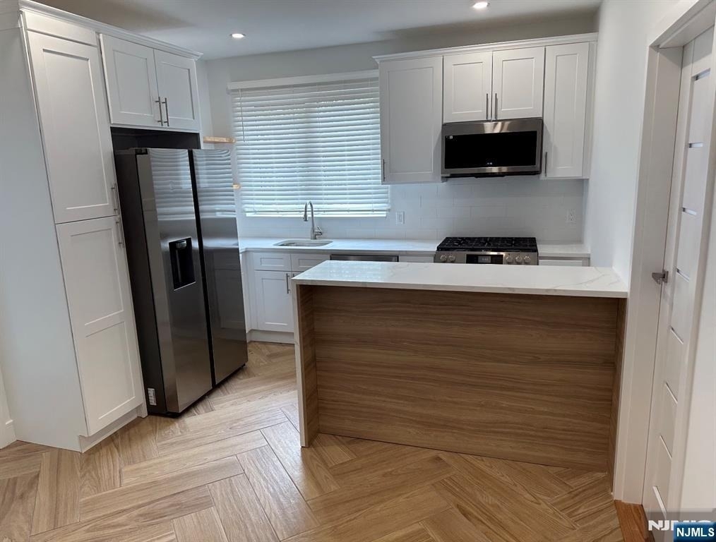695 Elm - Photo 1