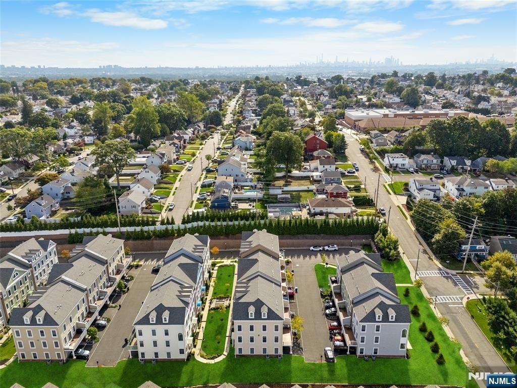 289 Bradley - Photo 39