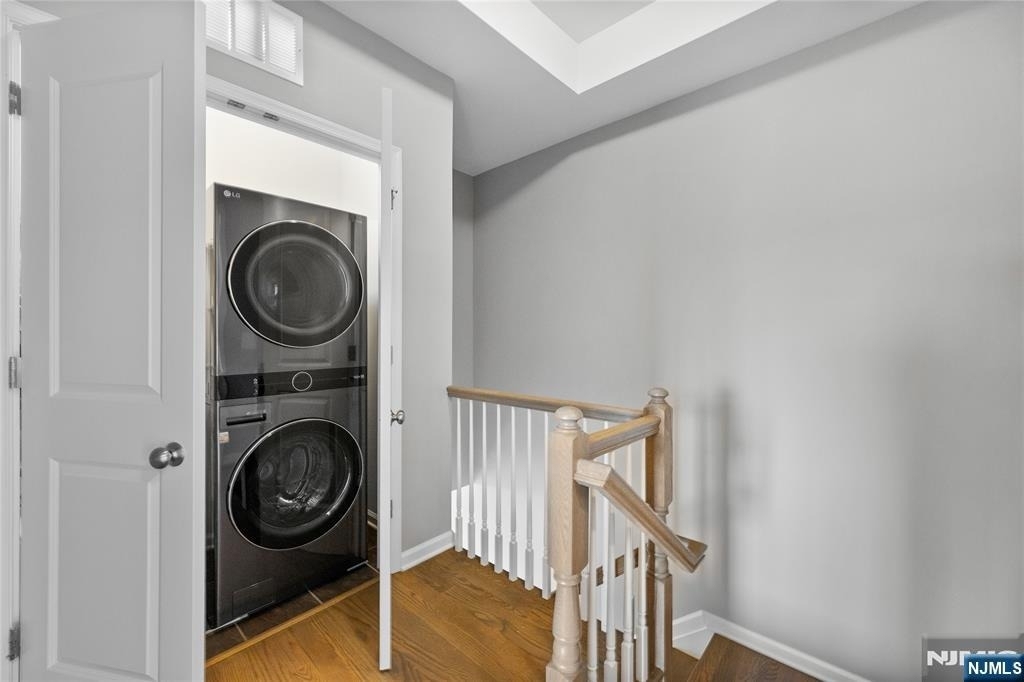 289 Bradley - Photo 34