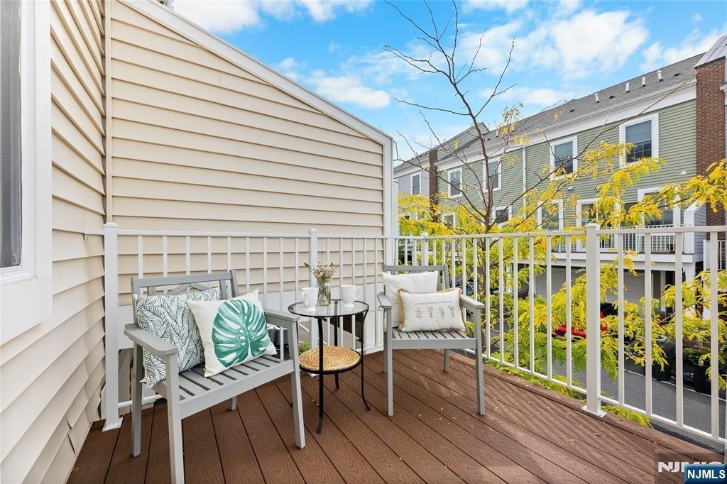 289 Bradley - Photo 37