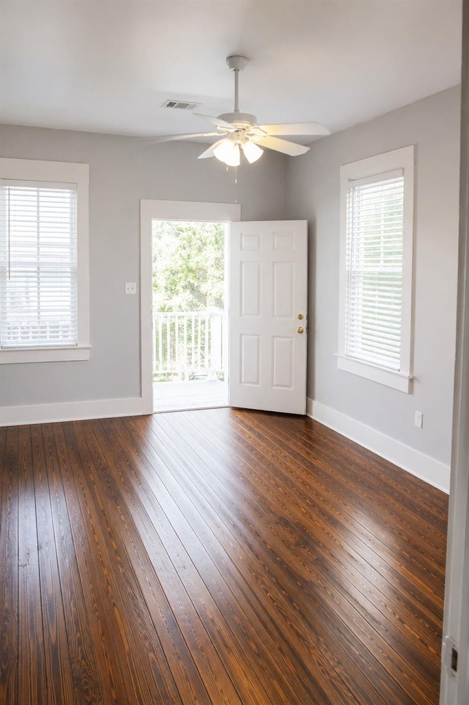 2627 Avenue K - Photo 2