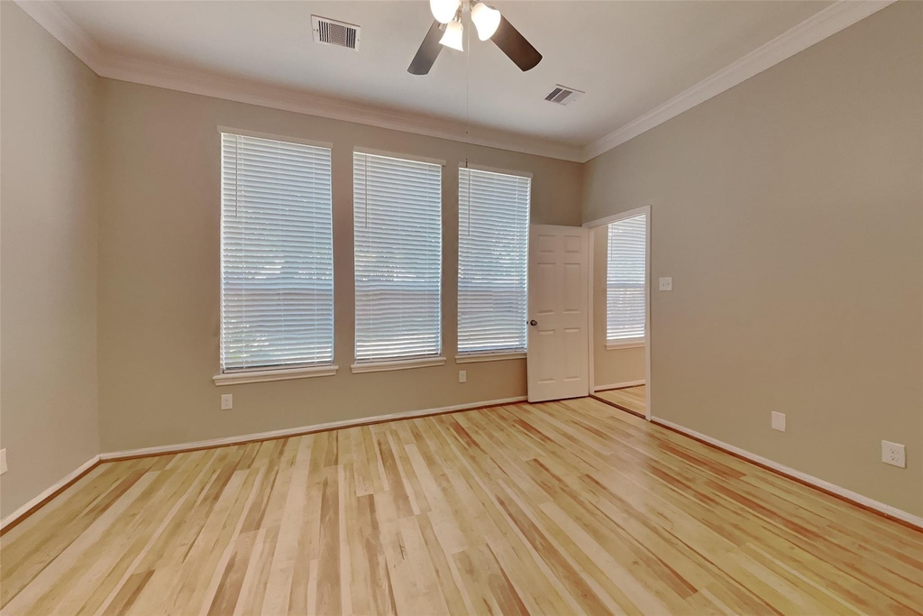 4731 Silverlake Drive - Photo 6