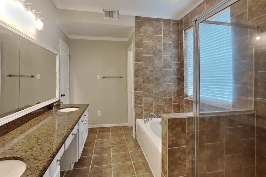 4731 Silverlake Drive - Photo 9