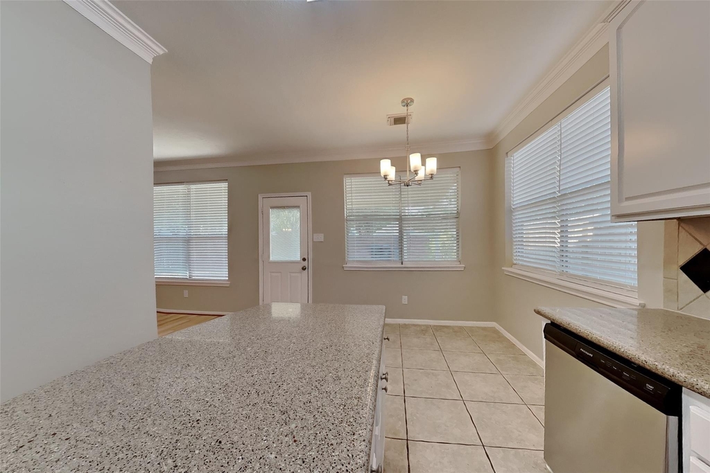 4731 Silverlake Drive - Photo 4
