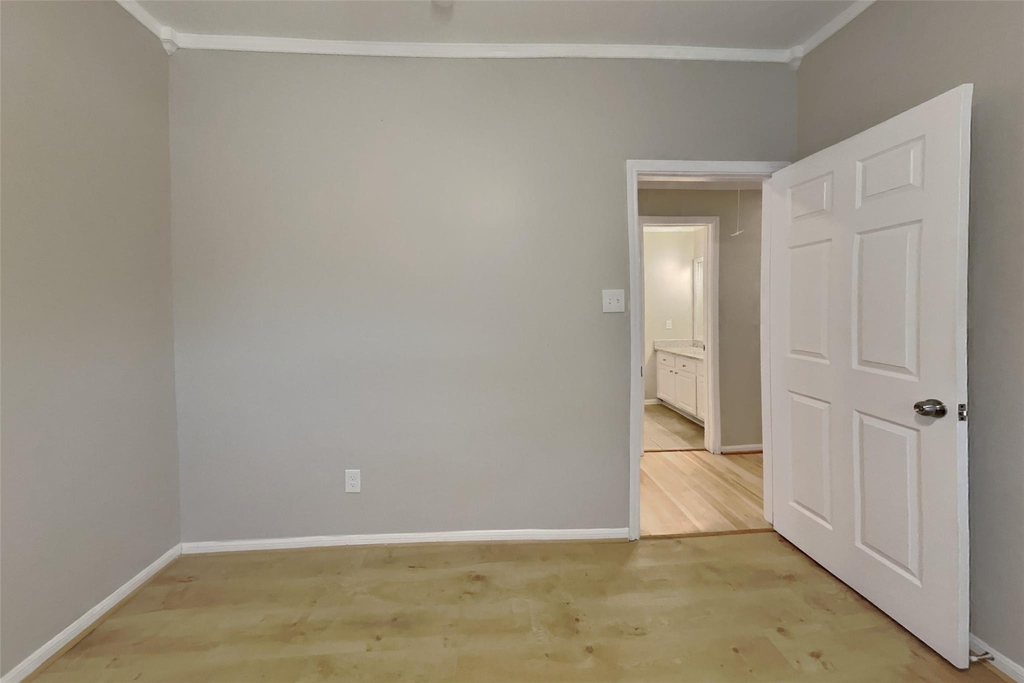 4731 Silverlake Drive - Photo 14
