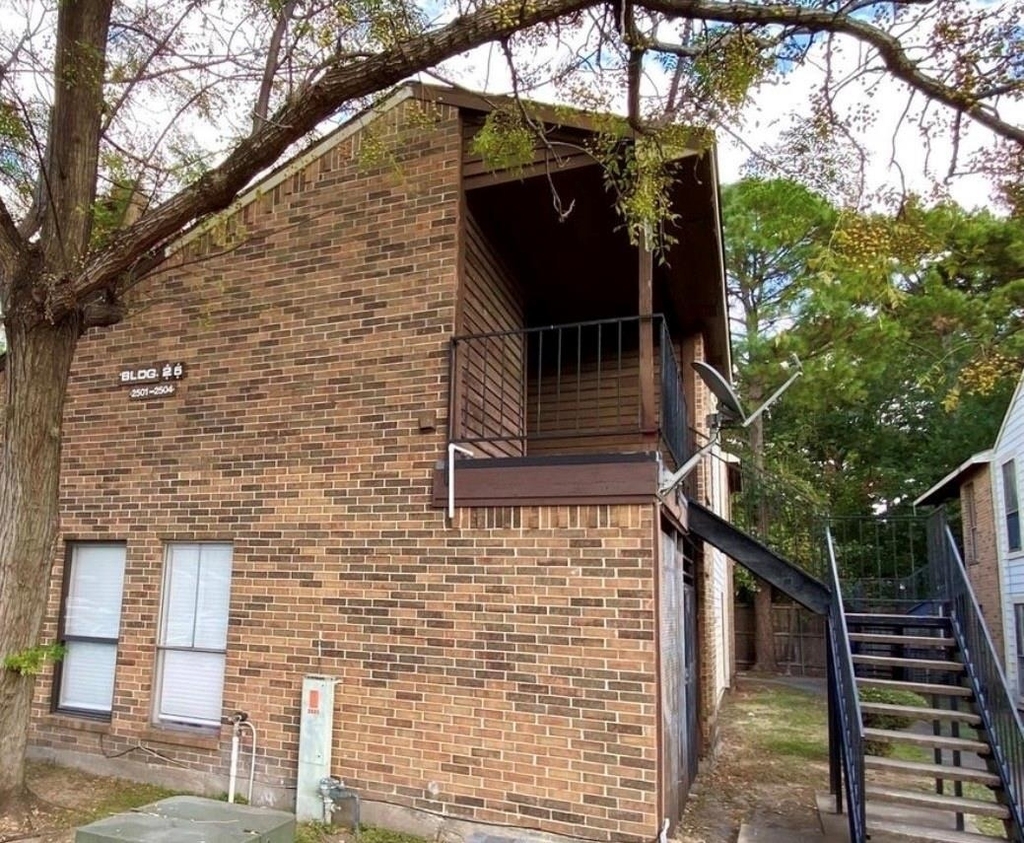 7200 W T C Jester Boulevard - Photo 8